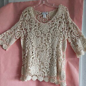 Crochet Cream Colored 3/4 Sleeve Tunic Top Size M.